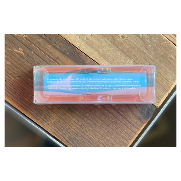 BECCA • Pearl Glow Lip Tint • Blackberry - Picture 3 of 6
